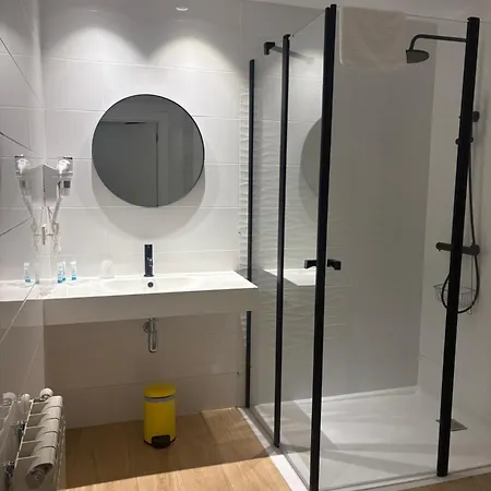 Puerto De 2* يانس