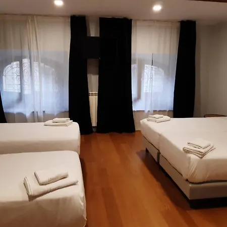 Puerto De アパートホテル 2*